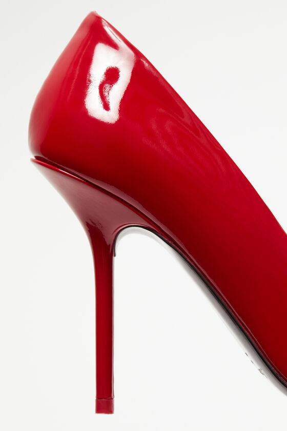 (image for) Timeless Leather heel pump